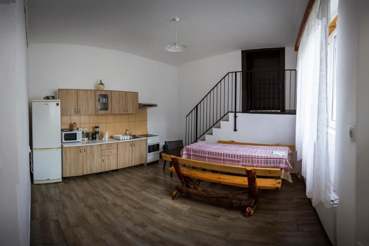 Гостьовий будинок Casa Din Barcut Екстер'єр фото